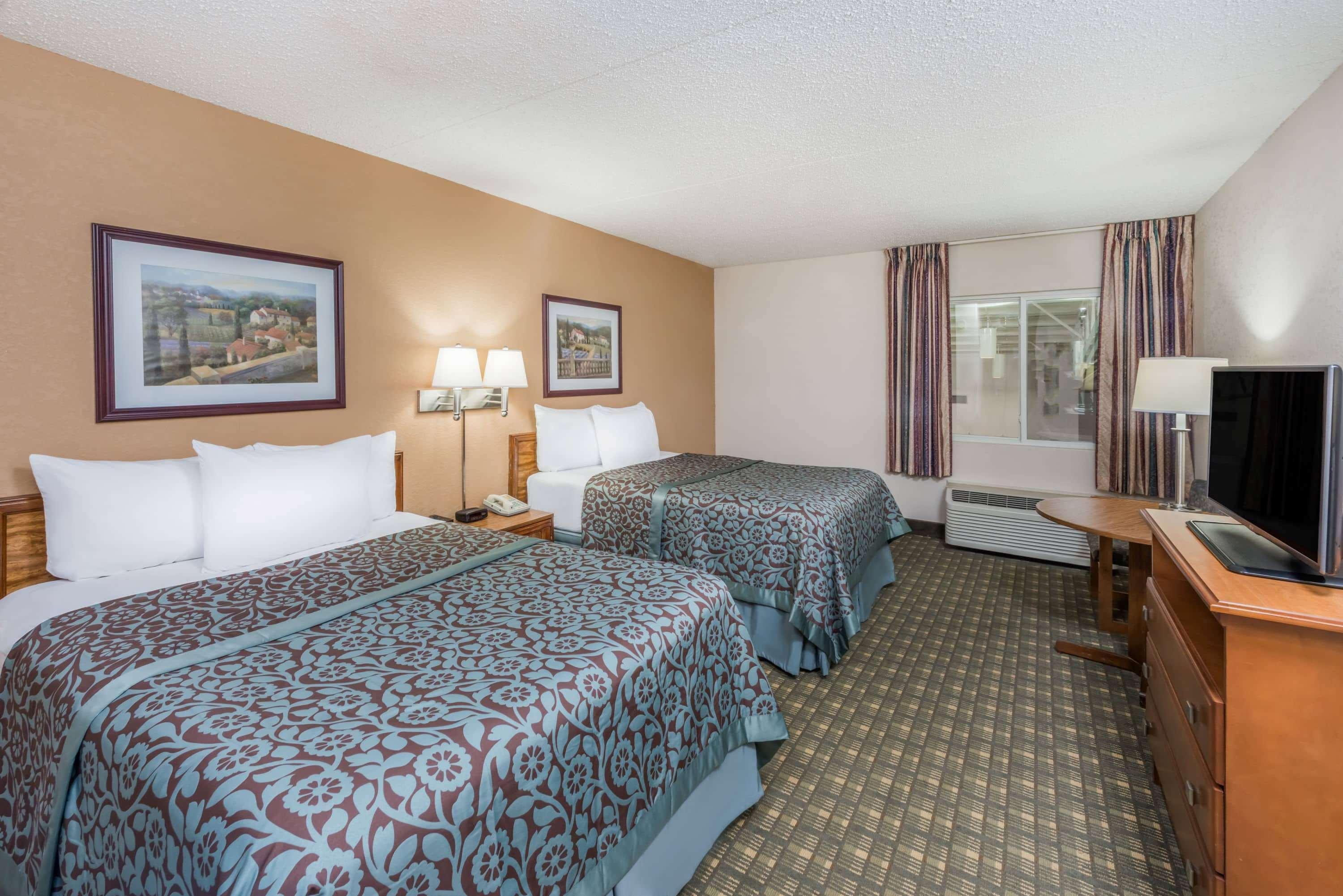 Days Inn By Wyndham Kirksville Exteriör bild